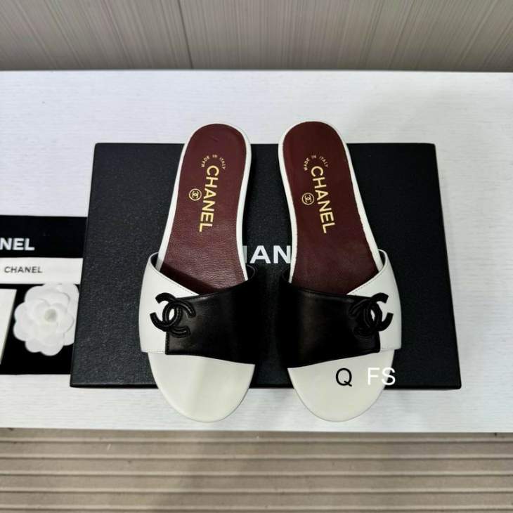Picture of Chanel Slippers _SKUChanelsz35-40FS06013221